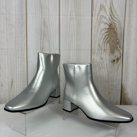 A New Day Boots Silver Size 6.5 Dress Ankle Comfort Boots Block Heel Metallic - Picture 4 of 15